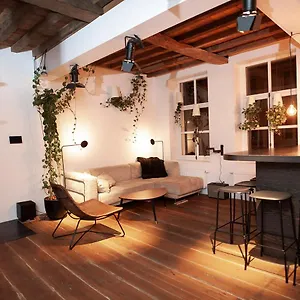  Apartment Peper