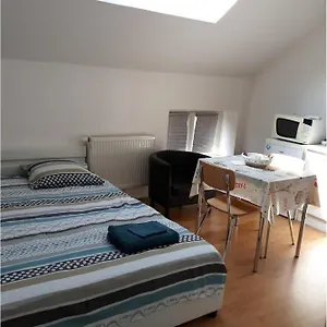 Apartament Mantekila