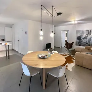 Apartamento With Free Covered Parking - Center